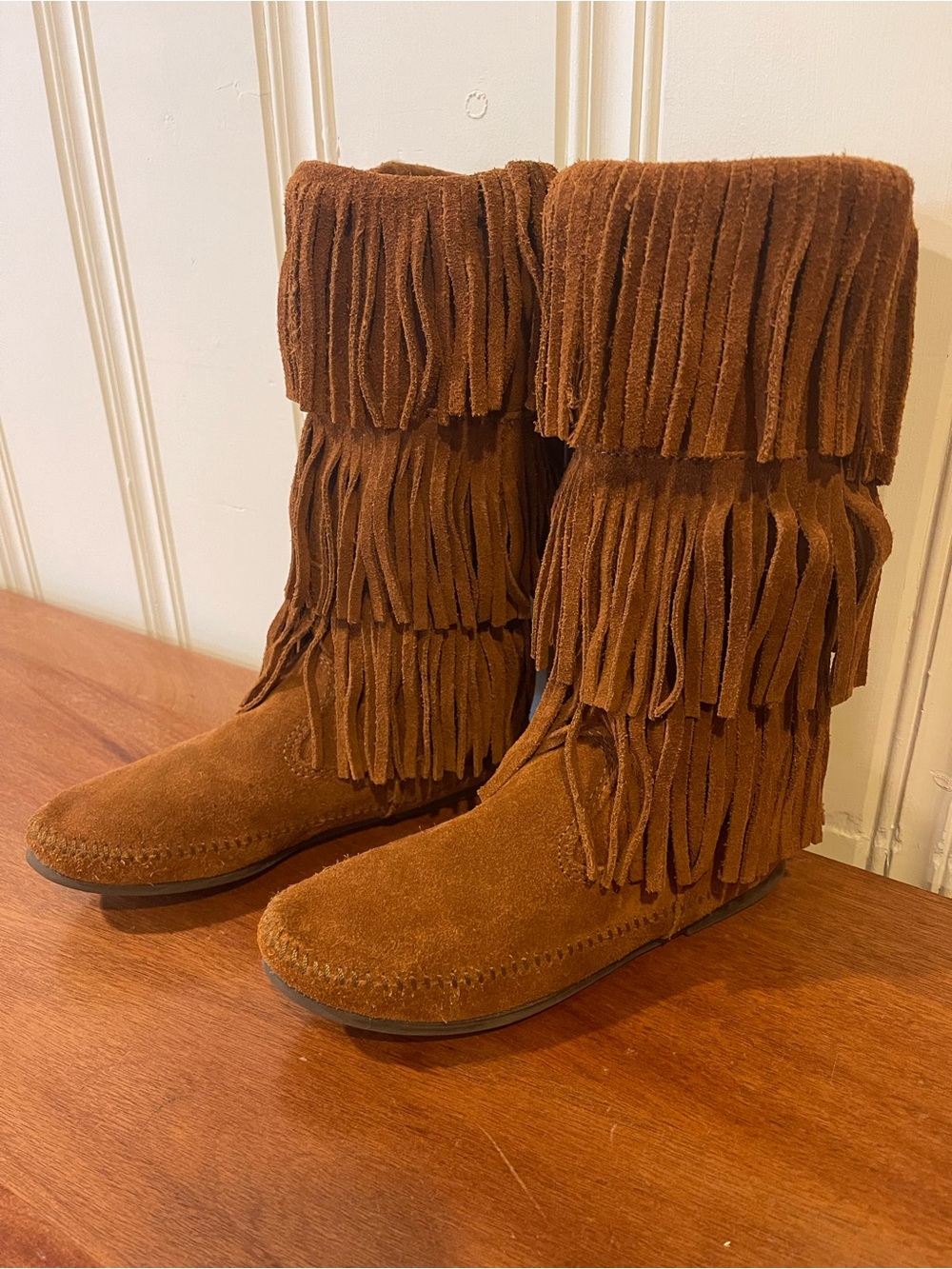 Minnetonka Moccasin 1632 3-Layer Fringe Boot Brown Size 8